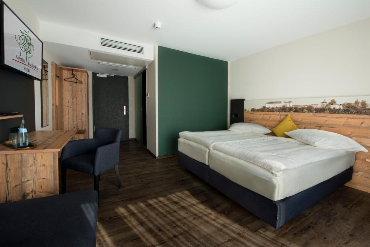 Hotel Zum Gruenen Baum Pfahlheim Extérieur photo